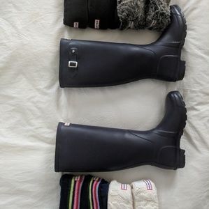 Hunter Boots (sz9, Aubergine, w/ 4 welly socks)